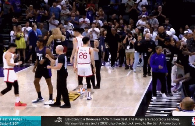 立博-【现场】时隔五年再战NBA夏联 男篮两战惨负82分