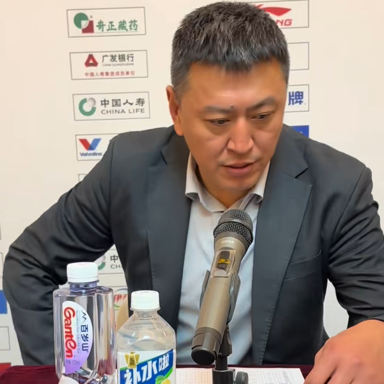 立博-胜深圳采访！王世龙直指新外援补劣势，汉兹亲承未完全融入仍暴走